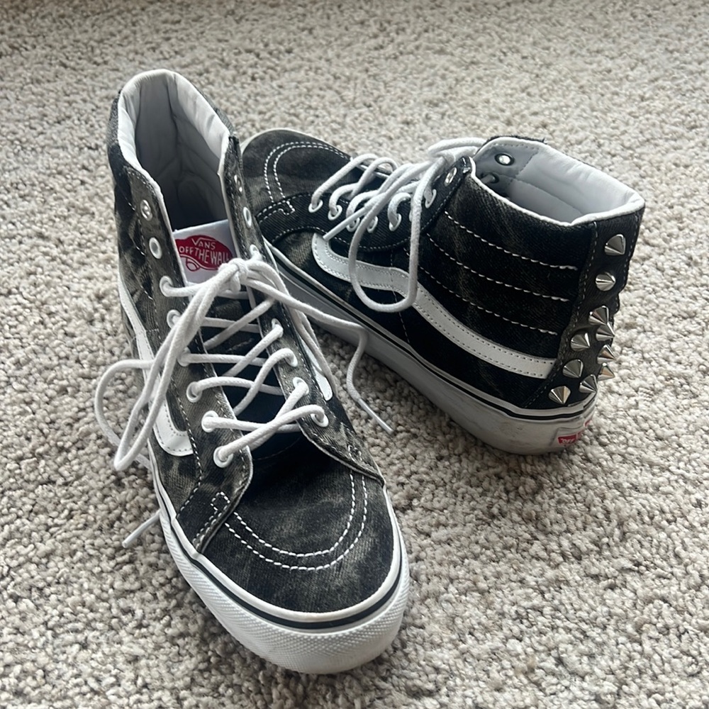 Vans high top sneakers. Size Men 5.5/Women 7